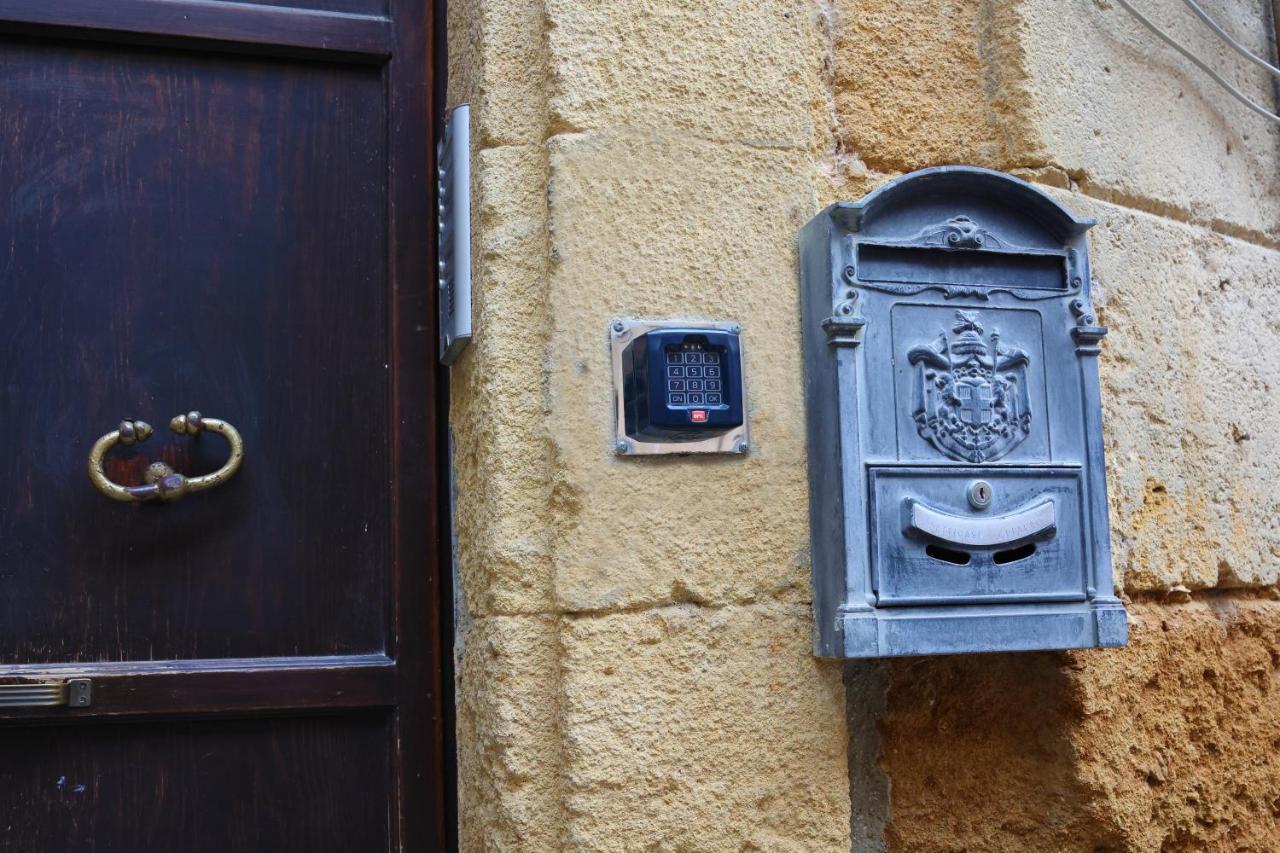 Charme In Centro - Tourist Rental Agrigento Dış mekan fotoğraf